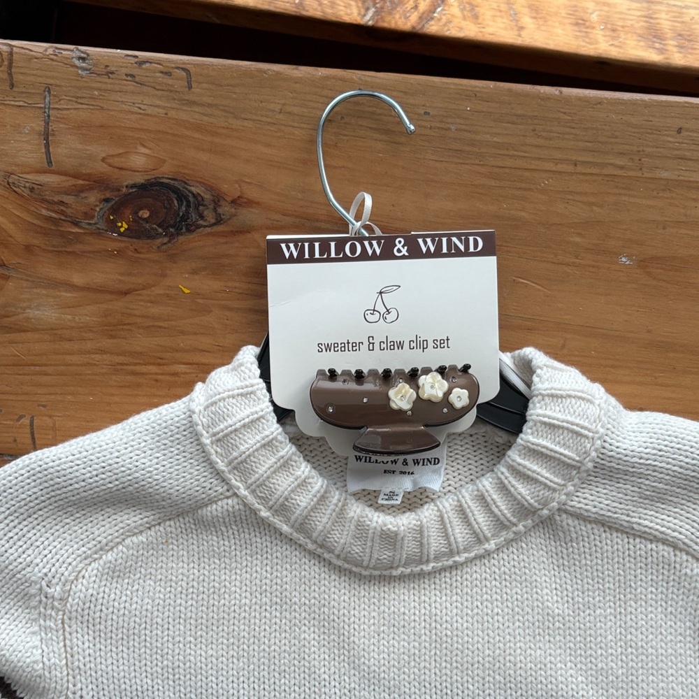 Willow and Wind Cream Sweater with Claw Clip Set